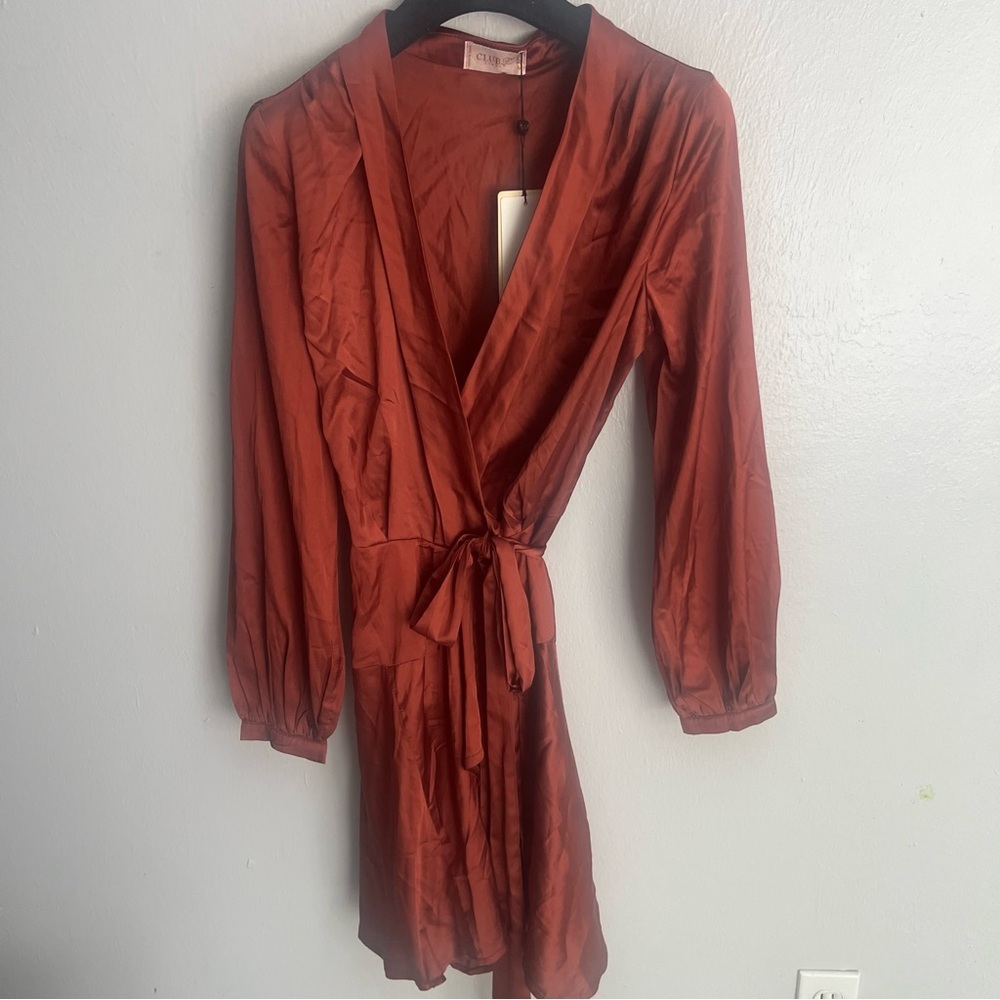 Club L London mini satin wrap dress in copper NWT US size 8 - Picture 6 of 12